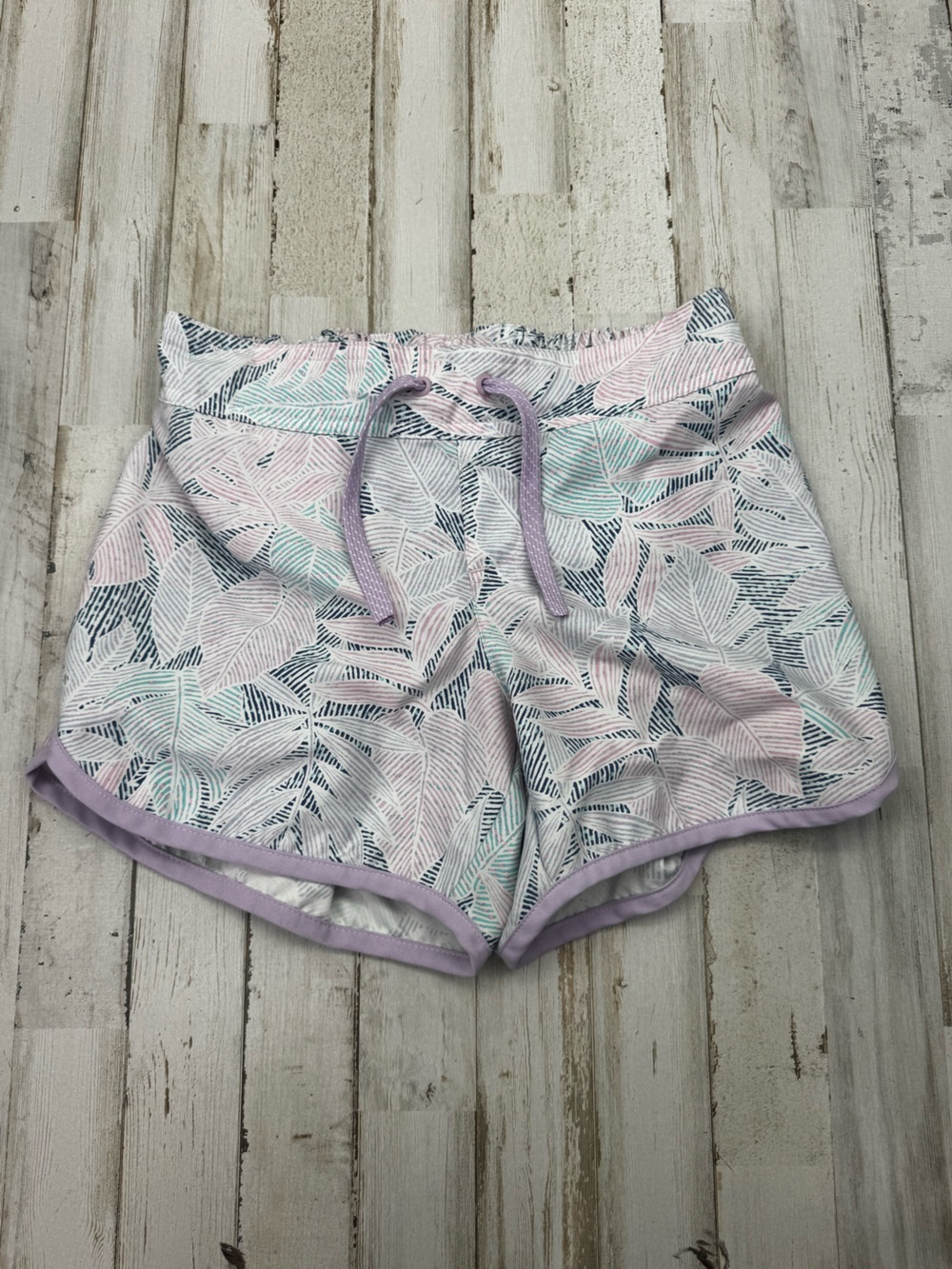 Columbia Pastel Pink Mint Leaf Print Women’s Athletic Shorts